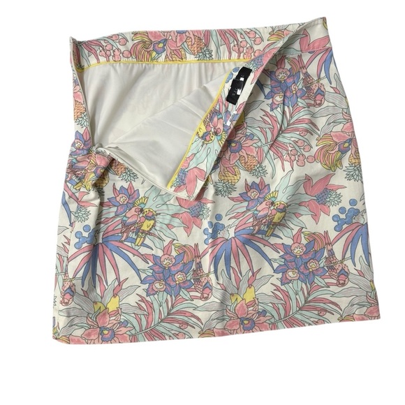 Talbots Pastel Tropical Parrot Print A-line mini skirt. Size 6 - Picture 4 of 8